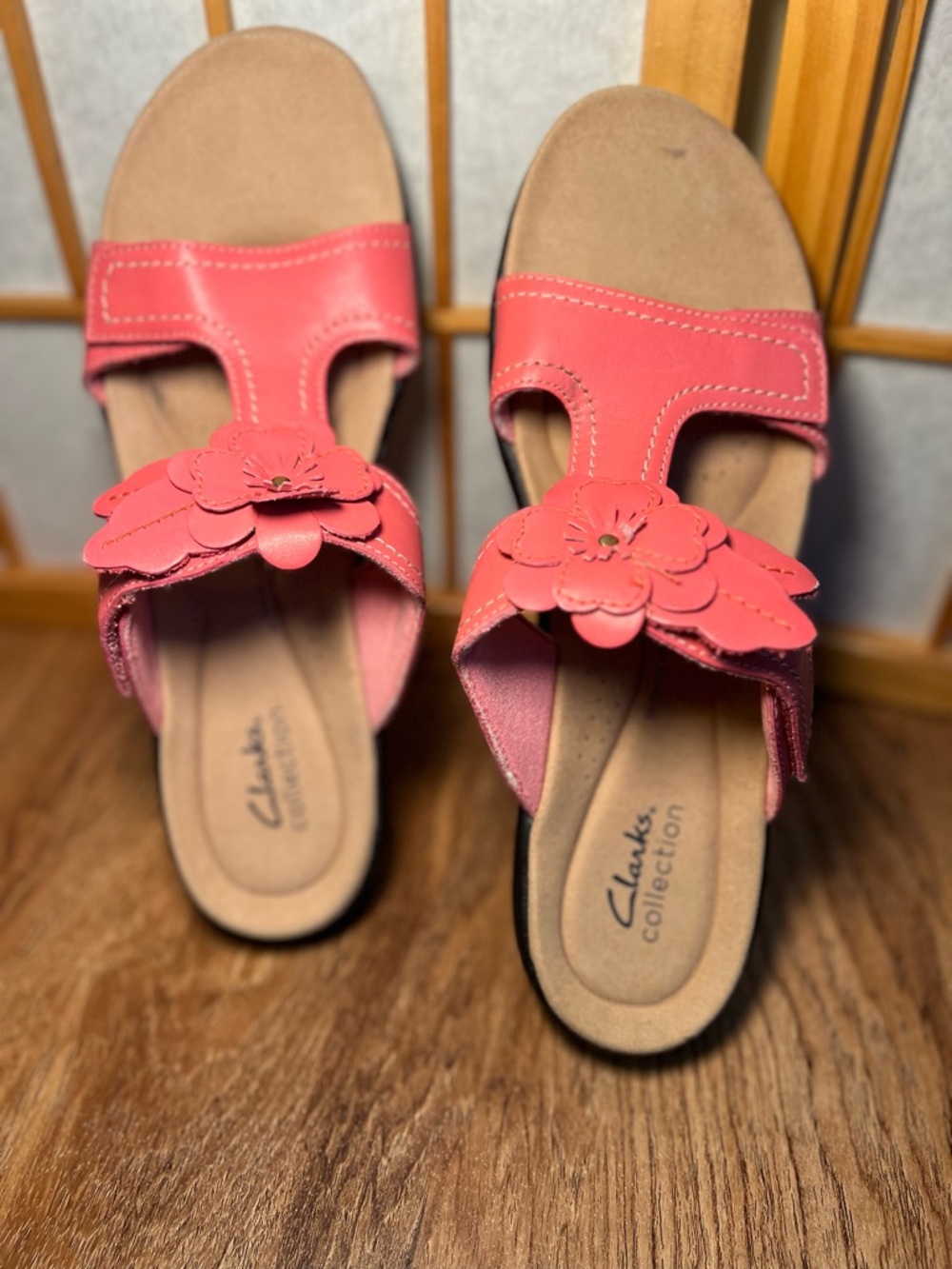 Clarks Collection Coral Pink Floral Comfort Sandals Women’s Size 9.5 Slide Mule - Picture 2 of 9